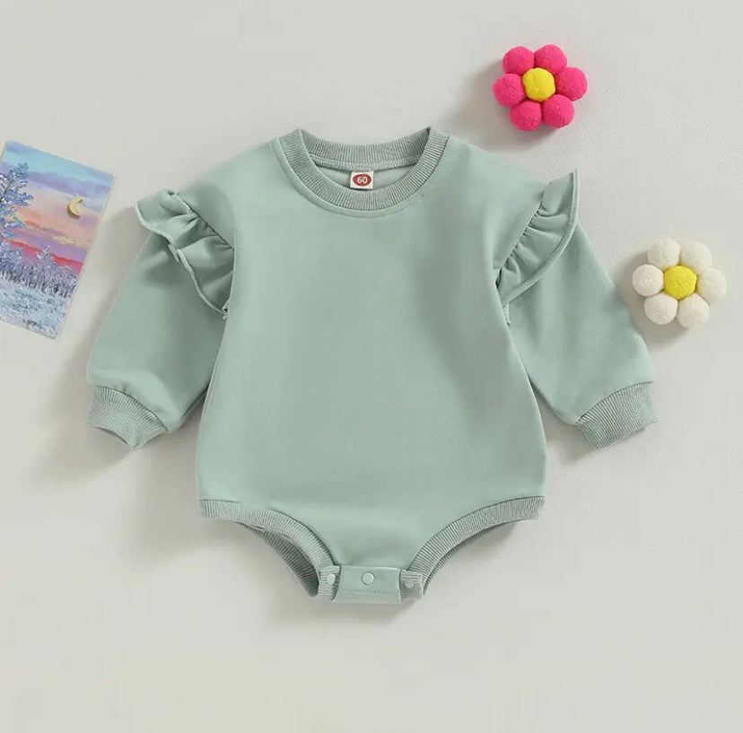 Frill sleeve sweater romper